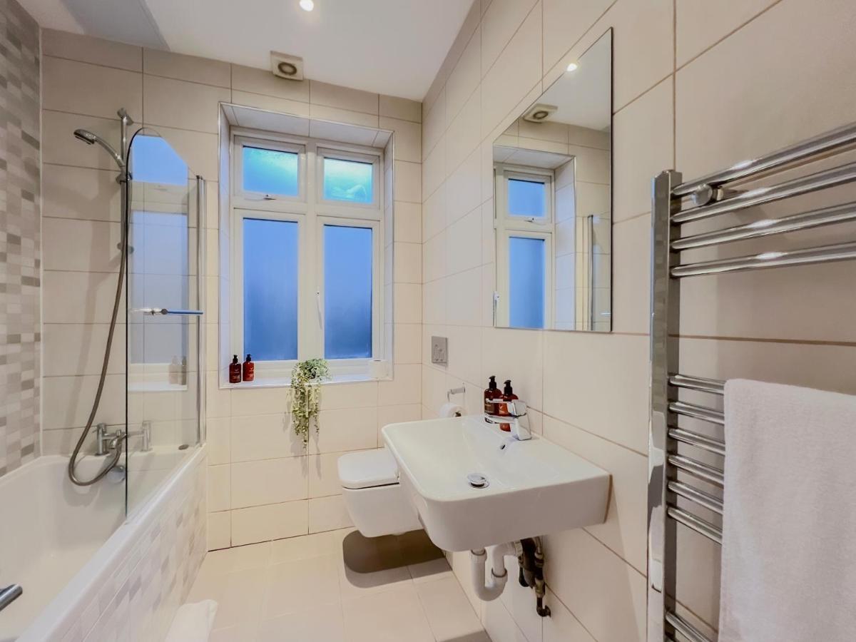 Prime Location Camden Luxury Apt Sleeps 6 ลอนดอน ภายนอก รูปภาพ
